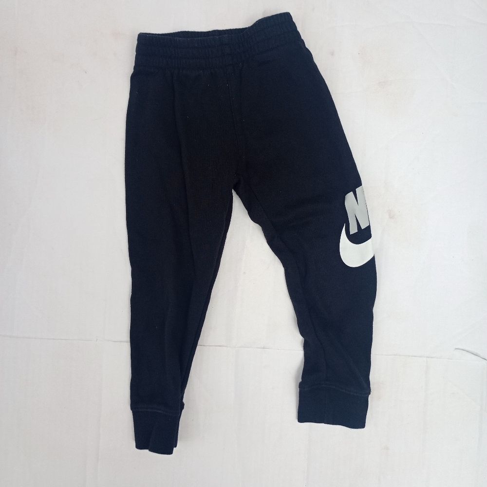 Kids Size 4 or 3-4 Years XS Nike Black Sweatpants  White Logo Sports Play